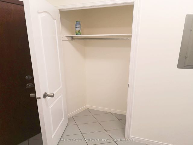 814 - 555 Yonge St