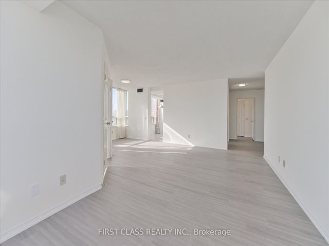 1805 - 7 Bishop Ave