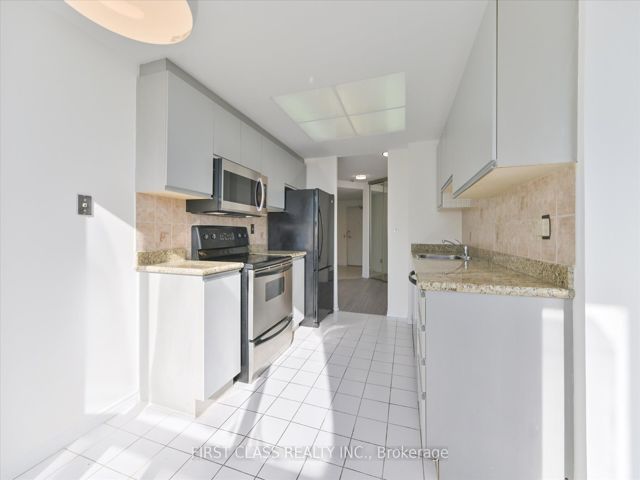 1805 - 7 Bishop Ave
