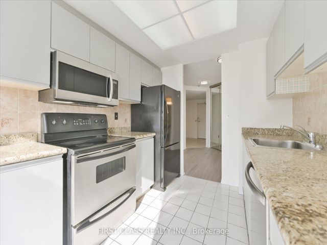 1805 - 7 Bishop Ave