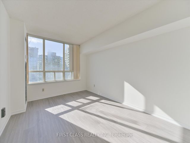 1805 - 7 Bishop Ave
