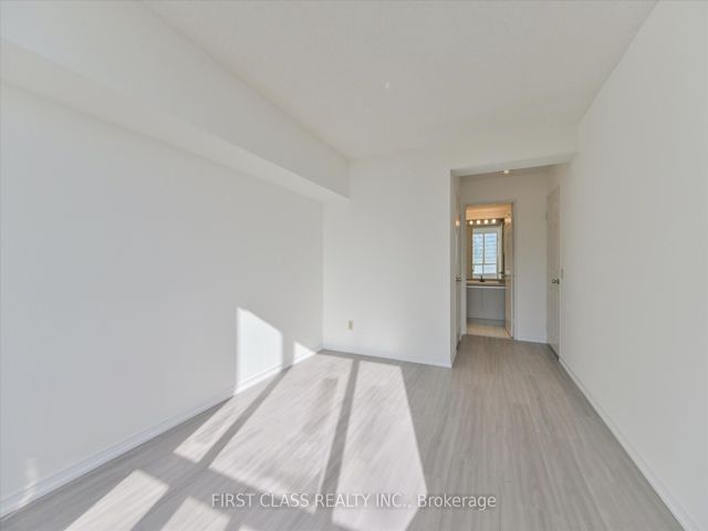 1805 - 7 Bishop Ave