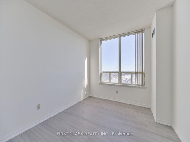 1805 - 7 Bishop Ave