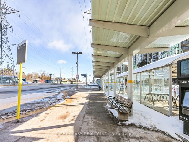 1805 - 7 Bishop Ave