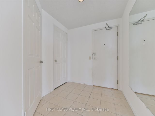 1805 - 7 Bishop Ave