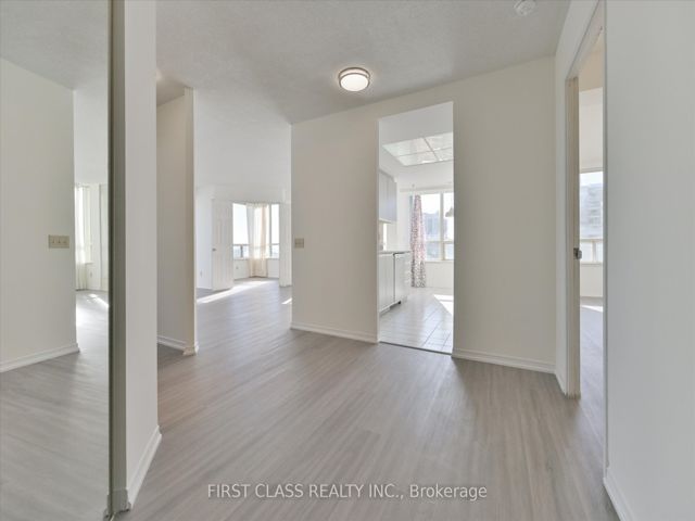1805 - 7 Bishop Ave