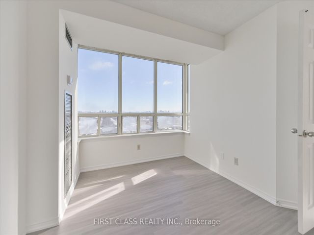 1805 - 7 Bishop Ave