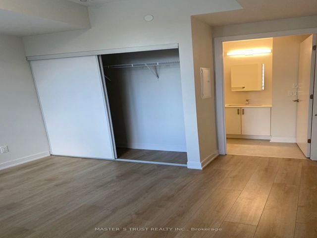 701 - 15 Ellerslie Ave