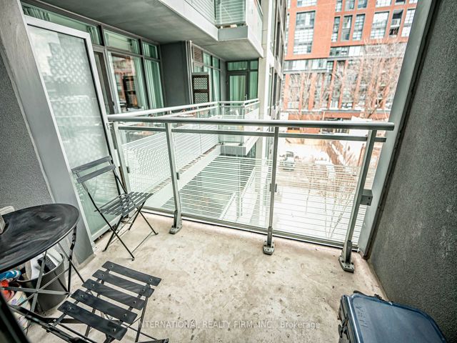 520 - 525 Adelaide St W