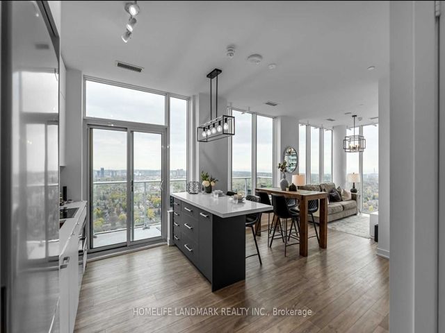 Ph04 - 195 Redpath Ave