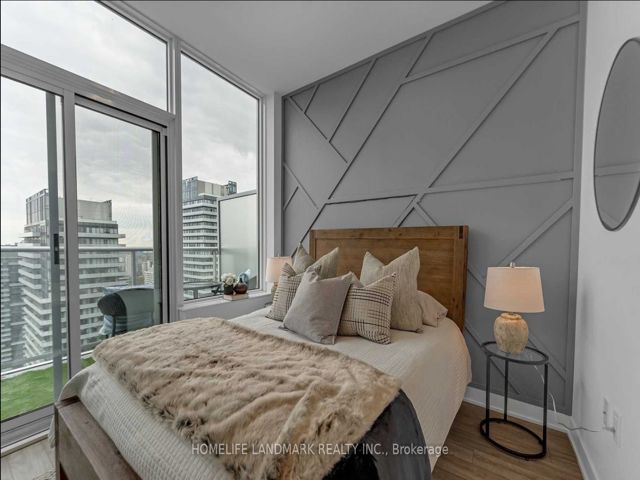 Ph04 - 195 Redpath Ave