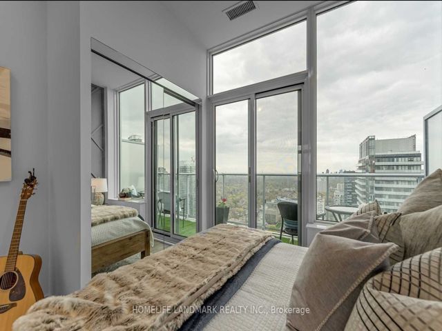 Ph04 - 195 Redpath Ave