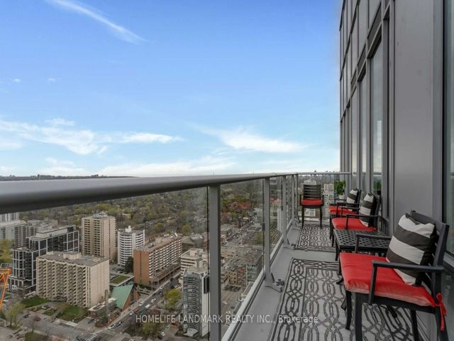 Ph04 - 195 Redpath Ave