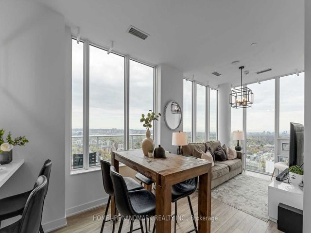 Ph04 - 195 Redpath Ave