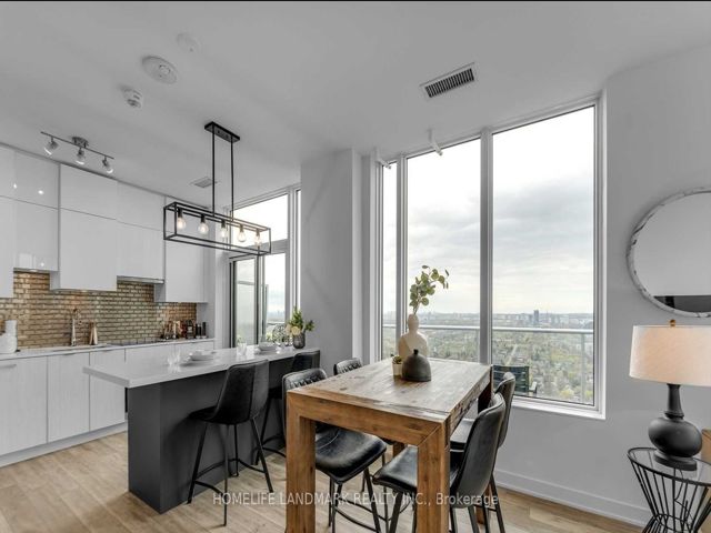 Ph04 - 195 Redpath Ave