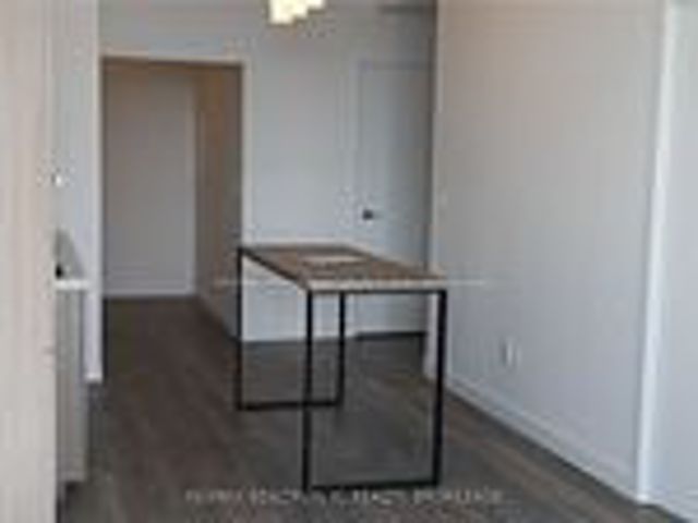 3312 - 8 Eglinton Ave E