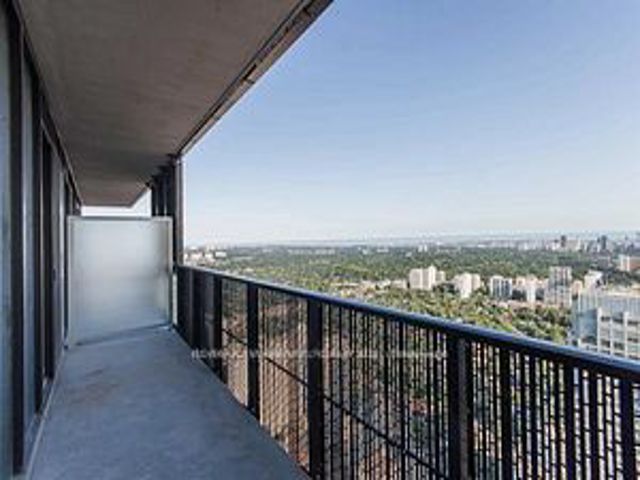 3312 - 8 Eglinton Ave E