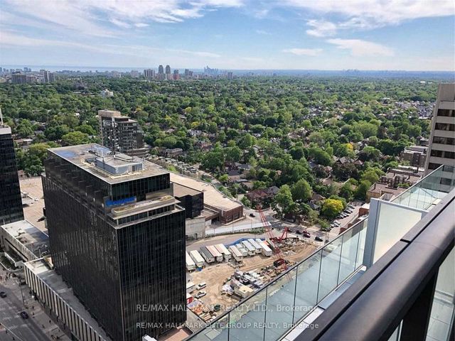 3312 - 8 Eglinton Ave E