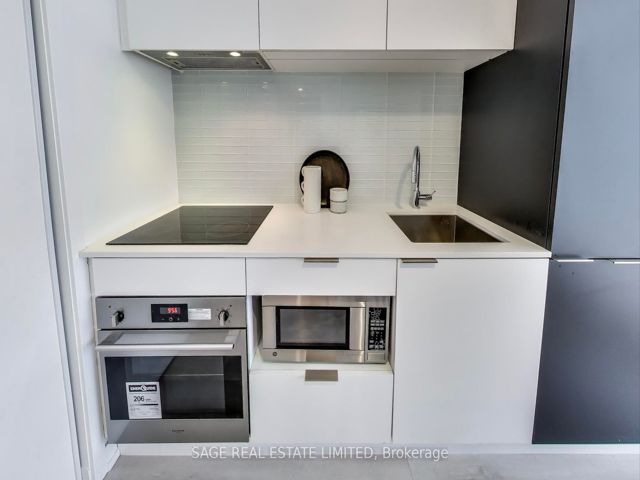 816 - 33 Helendale Ave N