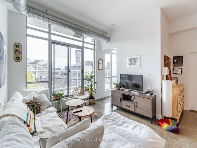 502 - 52 Sumach St
