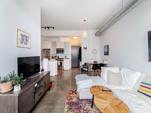 502 - 52 Sumach St