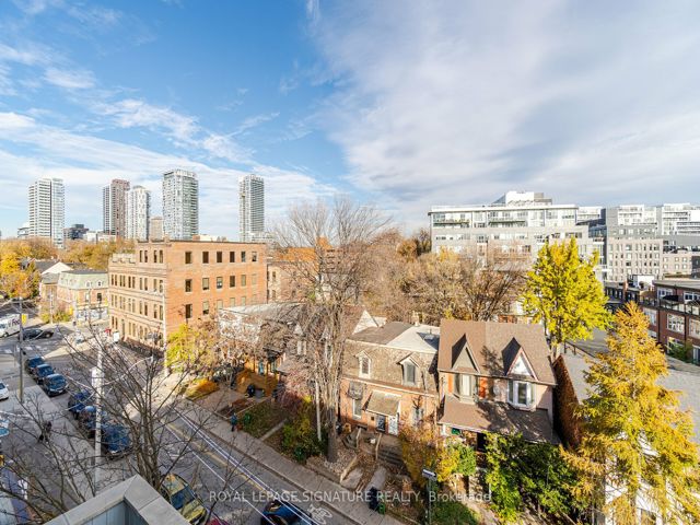 502 - 52 Sumach St