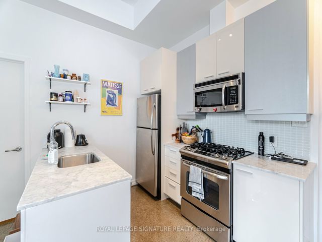 502 - 52 Sumach St