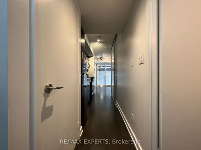 302 - 126 Simcoe St