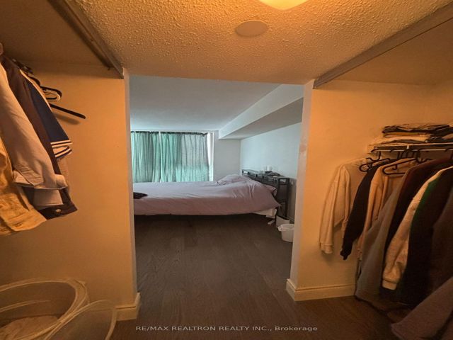 706 - 38 Elm St