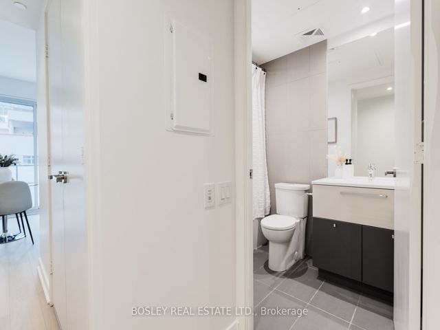 1206 - 15 Grenville St