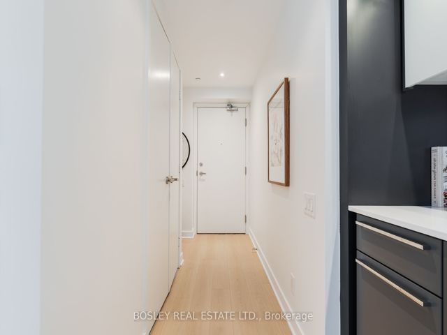 1206 - 15 Grenville St