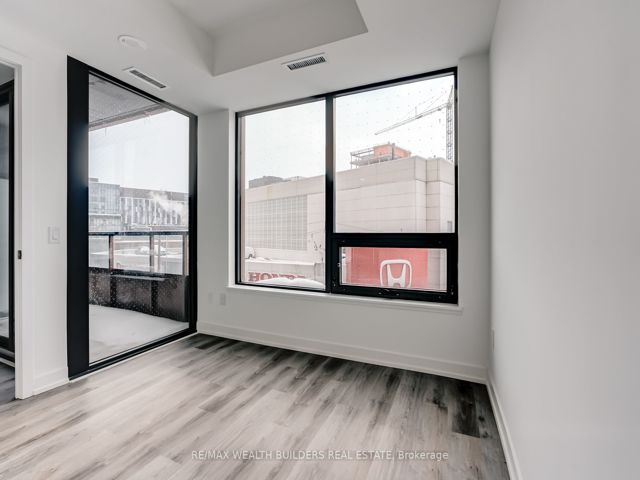 323 - 28 Eastern Ave