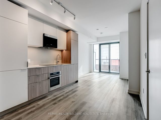 323 - 28 Eastern Ave