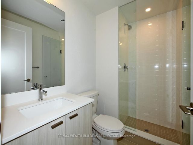 1013W - 27 Bathurst St