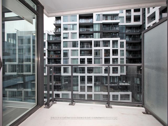1013W - 27 Bathurst St