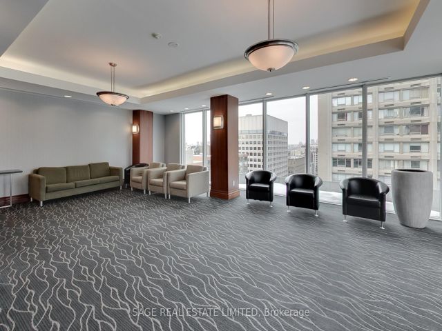 1501 - 1121 Bay St