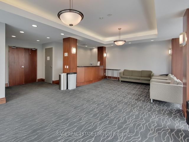 1501 - 1121 Bay St