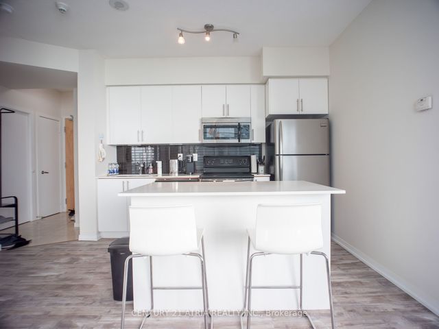 4110 - 55 Bremner Blvd