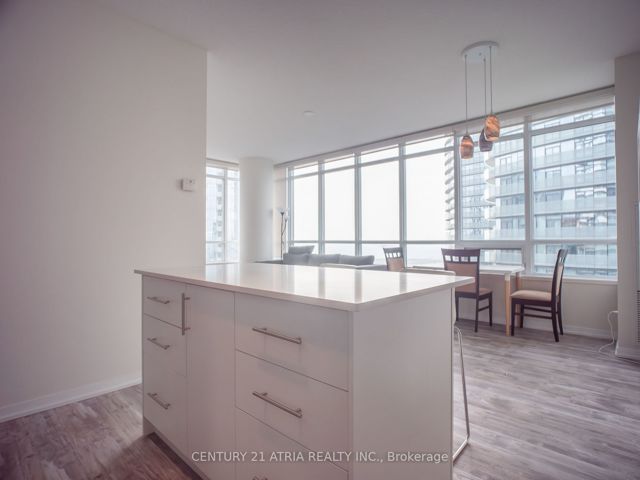 4110 - 55 Bremner Blvd