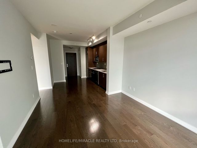 2009 - 460 Adelaide St E