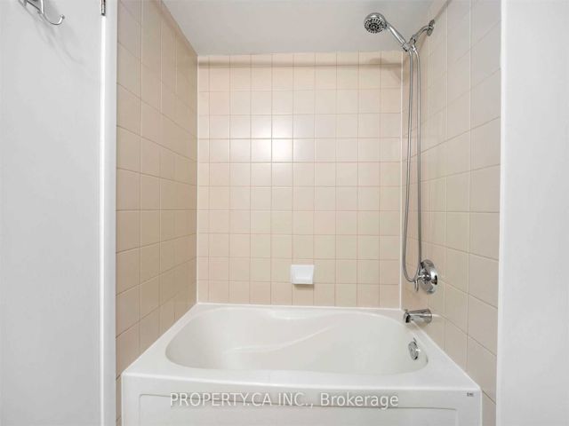 414 - 215 Fort York Blvd