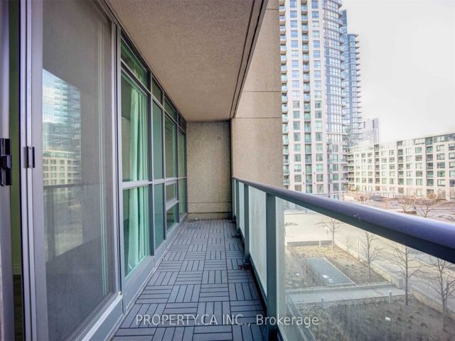 414 - 215 Fort York Blvd