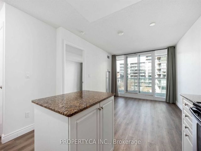 414 - 215 Fort York Blvd