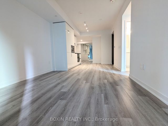 406 - 238 Simcoe St