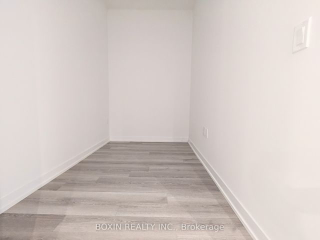 406 - 238 Simcoe St