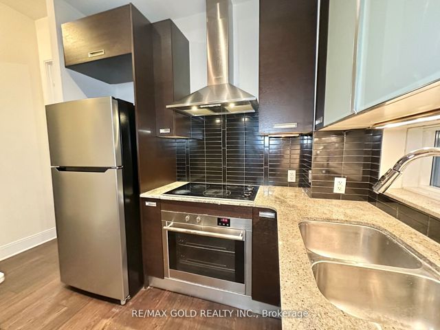 501 - 21 Balmuto St