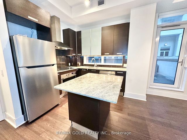501 - 21 Balmuto St