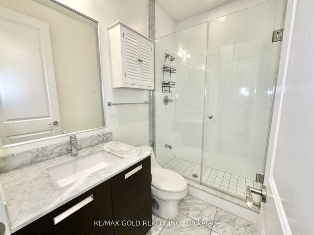 501 - 21 Balmuto St