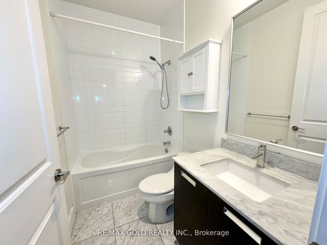 501 - 21 Balmuto St