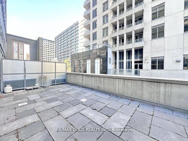 501 - 21 Balmuto St